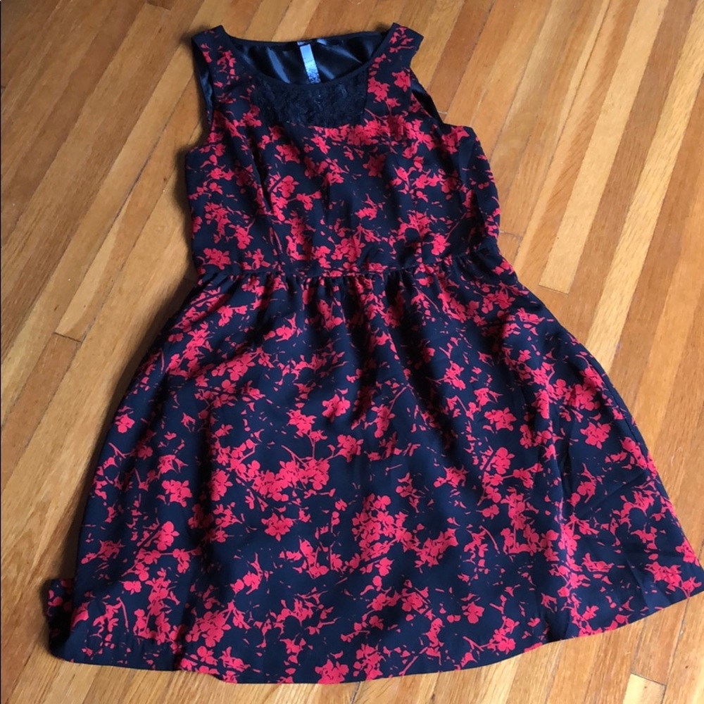 Kenzie work wear with lace detail. Comfortable!